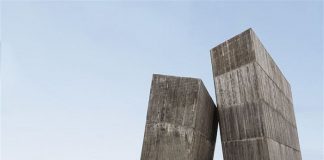 Casa Ocho Quebradas: tres megalitos modernos para vivir frente al mar Casa Ocho Quebradas